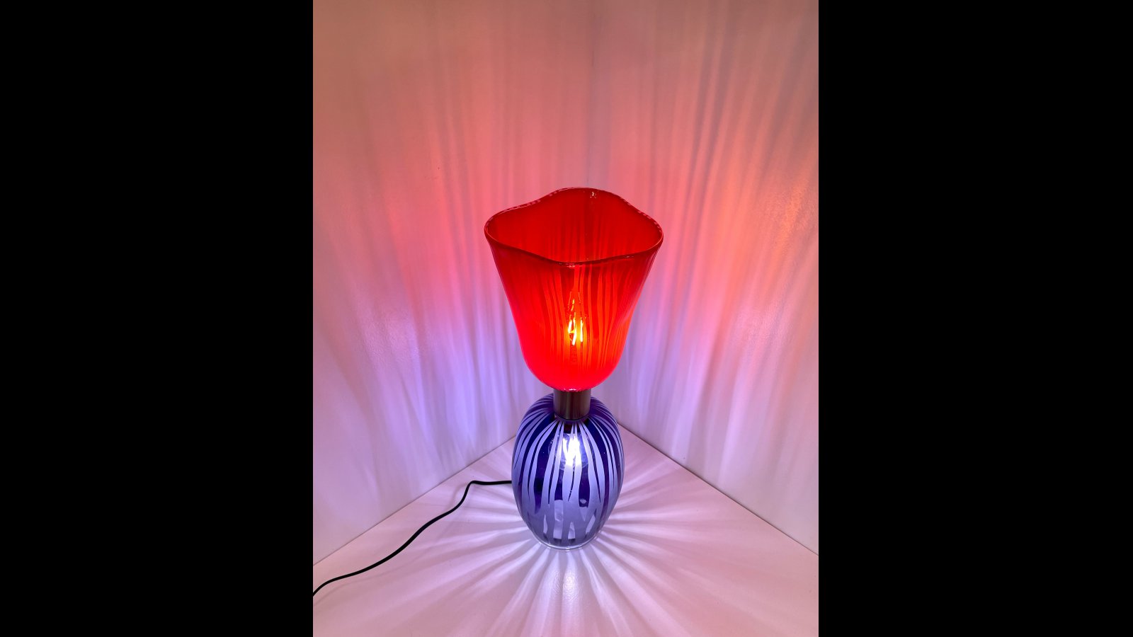 Lampe Bilboquet rouge et violet > Lampes  Poser > Bilboquet et Diabolo