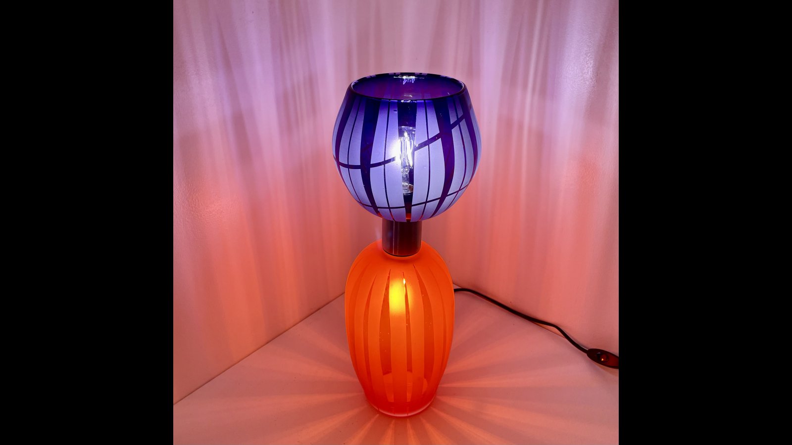 Lampe Biloboquet rouge et violet > Lampes  Poser > Bilboquet et Diabolo
